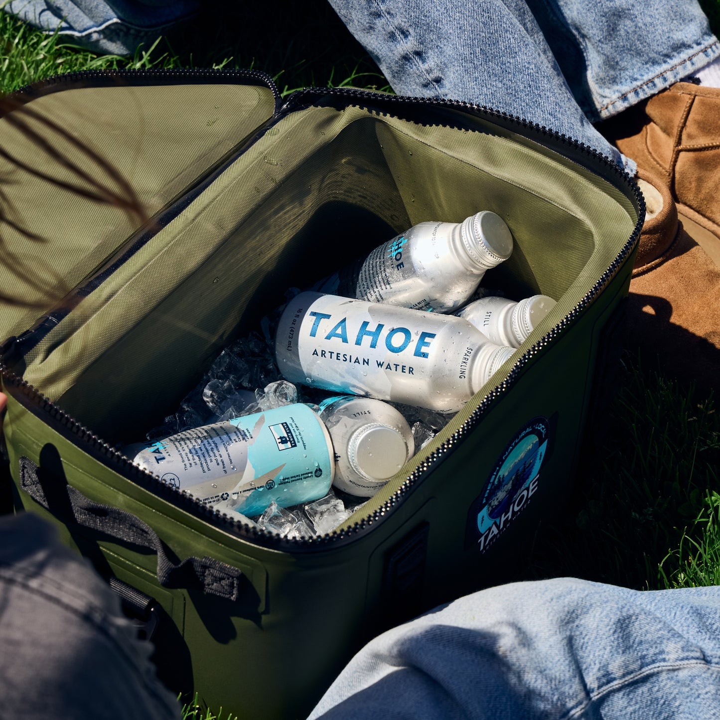 
                  
                    Tahoe Artesian Sparkling Water, 16 fl oz Resealable Aluminum Can (24 Count)
                  
                